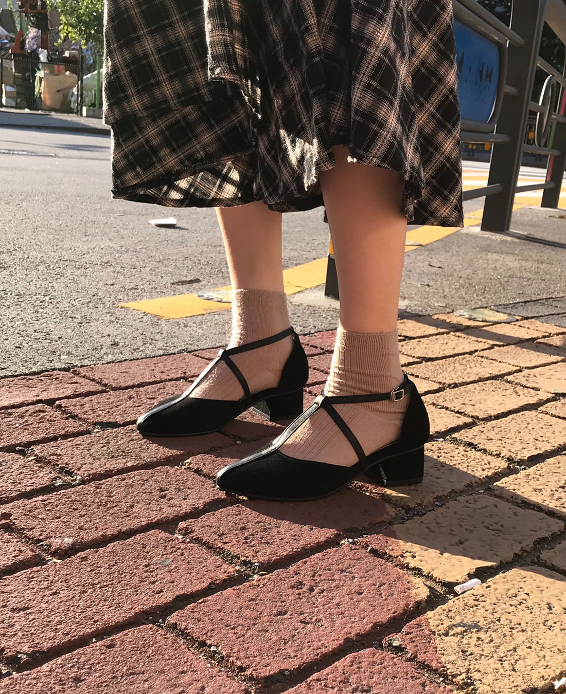 X-strap shoes (Black)