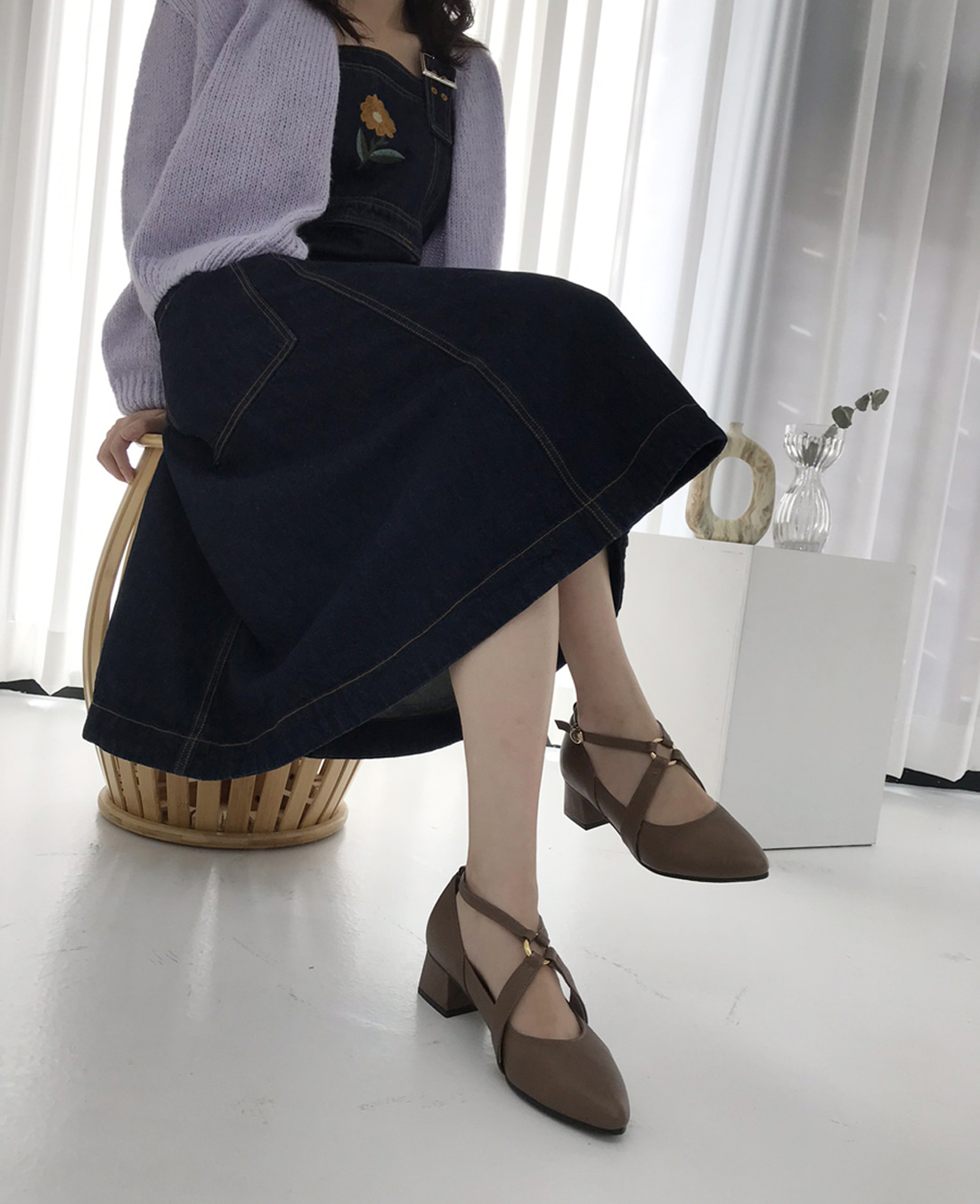 Ring strap shoes (Brown)
