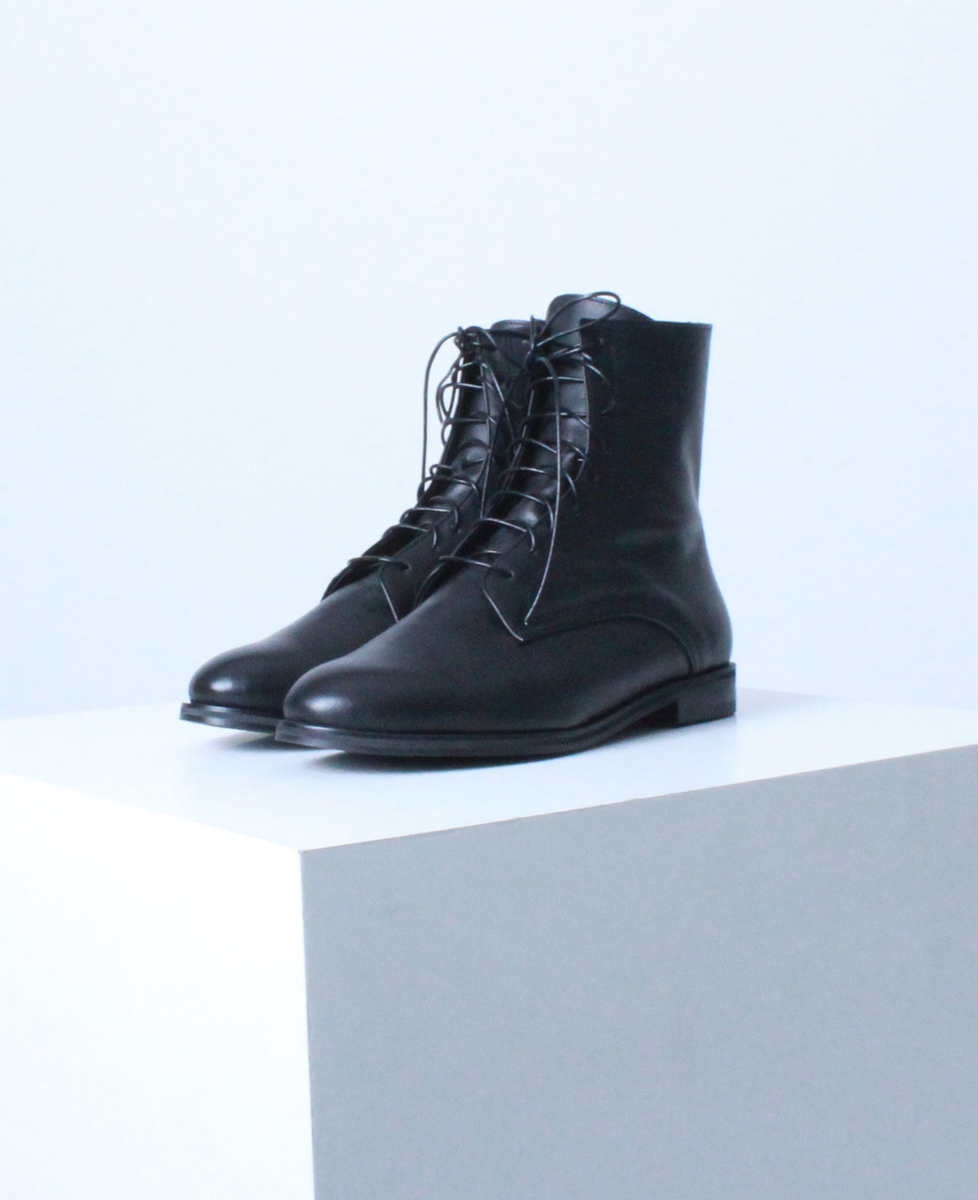 Daily Lace-Up Walker Boots (Classic Black)